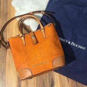 DOONEY & BOURKE Orange MEDIUM NWOT Purse